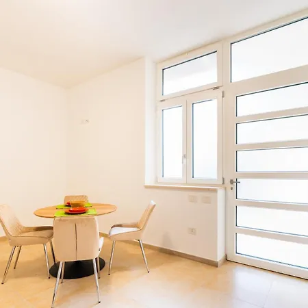Porta 29 Apartment *