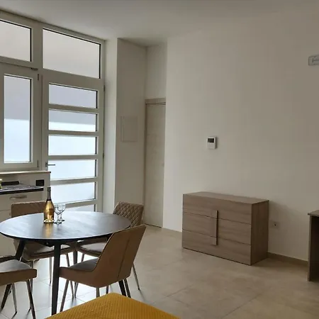 Porta 29 Apartment *