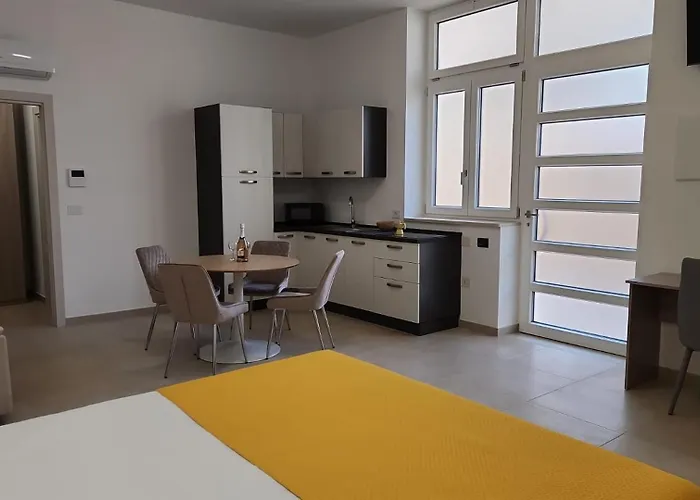Porta 29 * Trani
